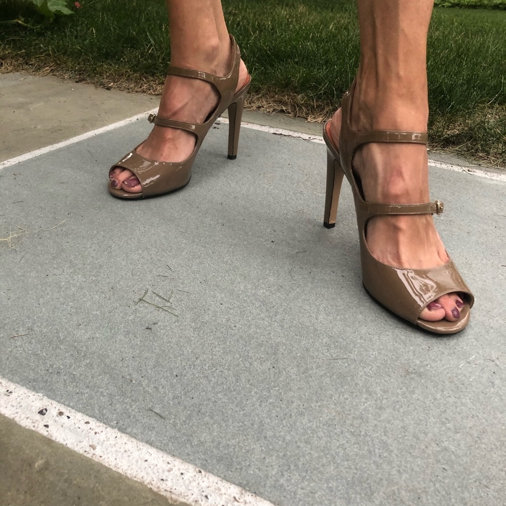 Tan Patent Leather Via Spiga Sandals Heels